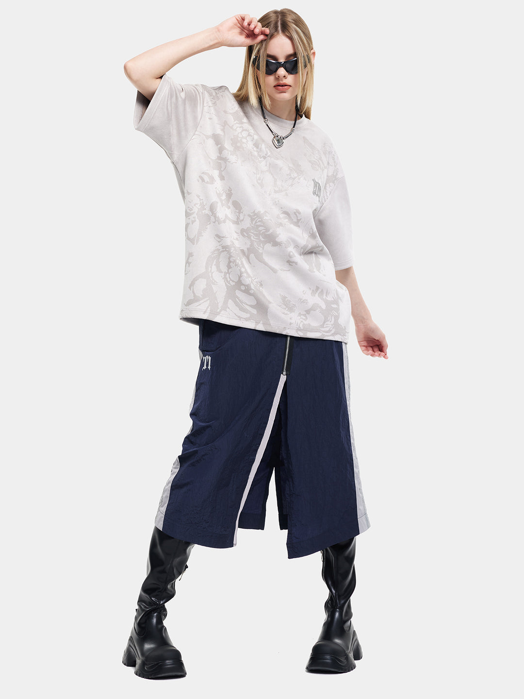T-one Stripe Pocket Front Cut Skirt-Navy